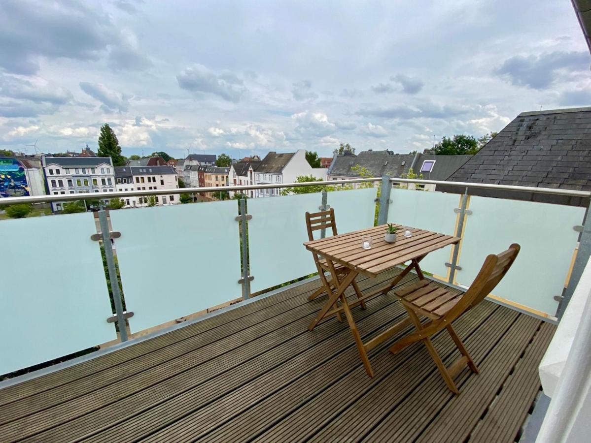 Woelkchen - Wohnung Mit Balkon, Holzdielen & Tv Bremerhaven Buitenkant foto