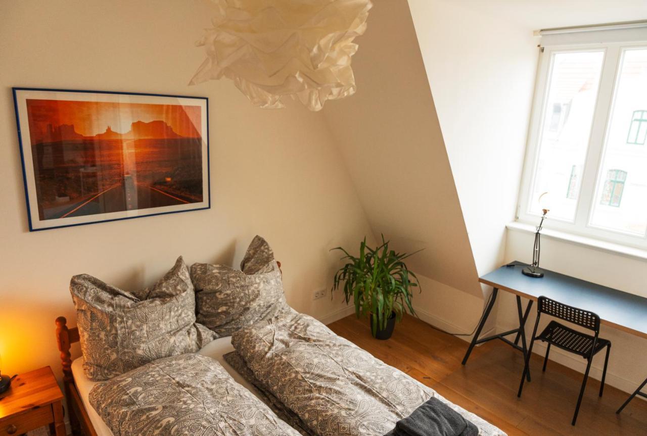 Woelkchen - Wohnung Mit Balkon, Holzdielen & Tv Bremerhaven Buitenkant foto